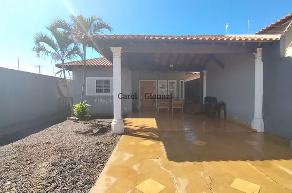 CA1075 - Casa à Venda no Jardim Aeroporto em Assis