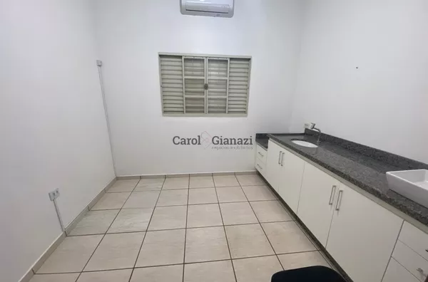 SA2382- Sala comercial para locação no Centro de Assis