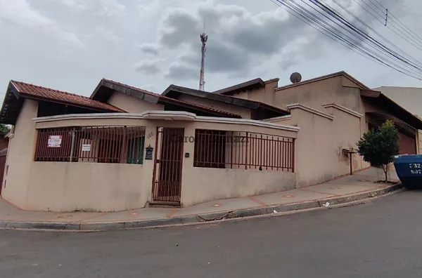 CA1036 - Casa à Venda no San Fernando Valley em Assis