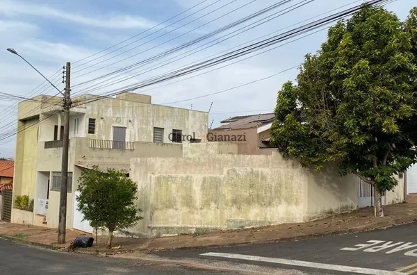 SO1095 - Sobrado à Venda no Jardim Canadá em Assis 