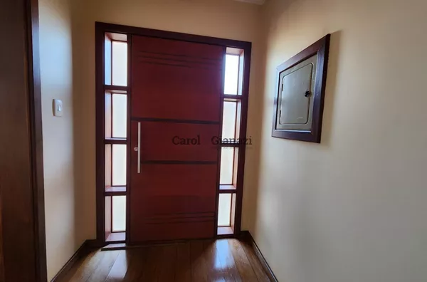 SO1463 - Sobrado à Venda na Vila Tênis Clube em Assis