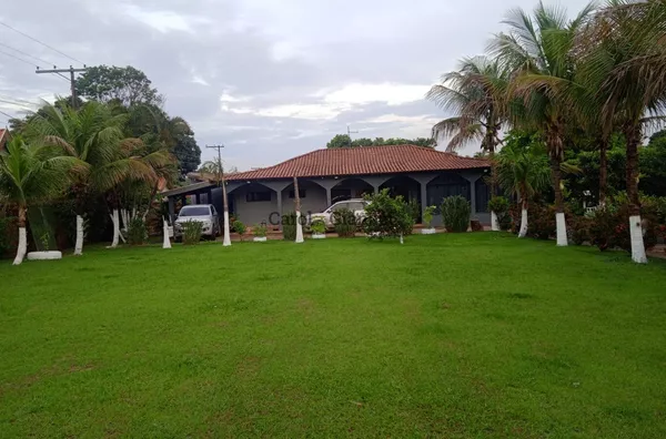 CH2493- Chácara Completa de Alto Padrão – Praticamente Dentro da Cidade 