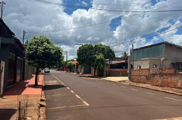 SA1845- Casa com ponto comercial térrea para venda no centro de Florínea