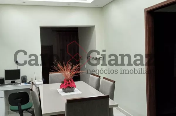 CA113 - CASA A VENDA NO CENTRO 