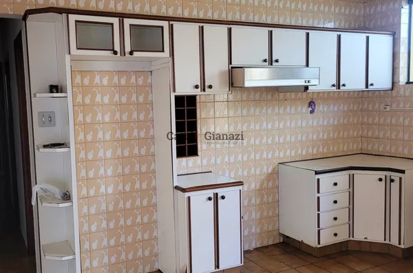 CA2166- Casa para locação no Centro em Assis