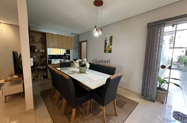 CA2081- Casa para venda próxima á Paróquia Santa Cecília em Assis