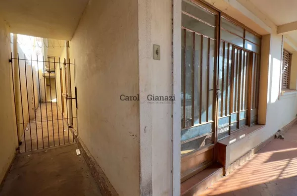 CA1522 - Casa à Venda no Centro de Assis