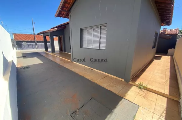 CA2236- Casa para lcação no Centro de Assis