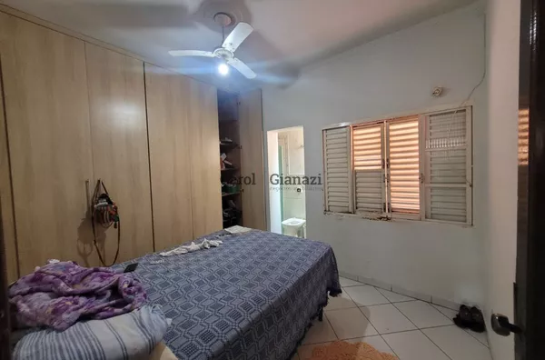 CA2217- Casa para venda no Centro de Assis