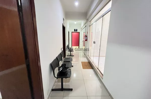 SA1857- Sala comercial para venda no centro de Assis