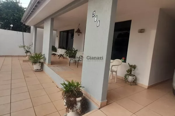 CA2334- Casa para locação no Centro em Assis