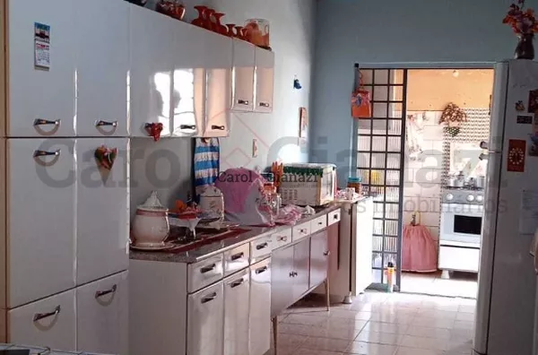 CA231 - CASA A VENDA NO CENTRO