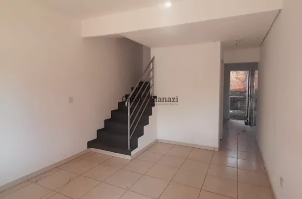 CA2362- Casa para Locação em Condomínio na Vila Triângulo em Assis