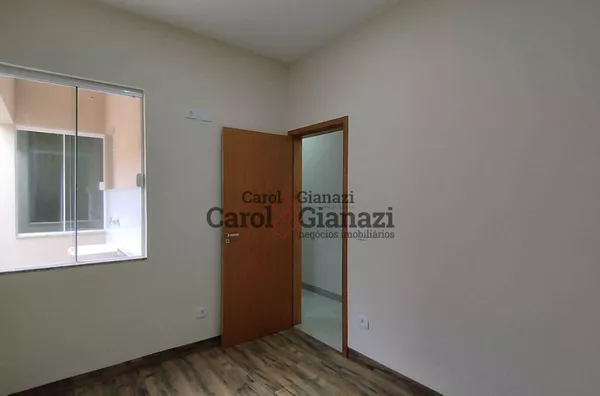 CA685 - CASA A VENDA - CENTRO