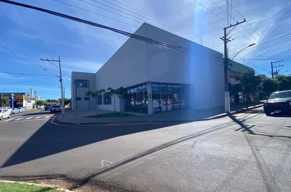 BA2327- Barracão para locação na Avenida Dom Antônio em Assis