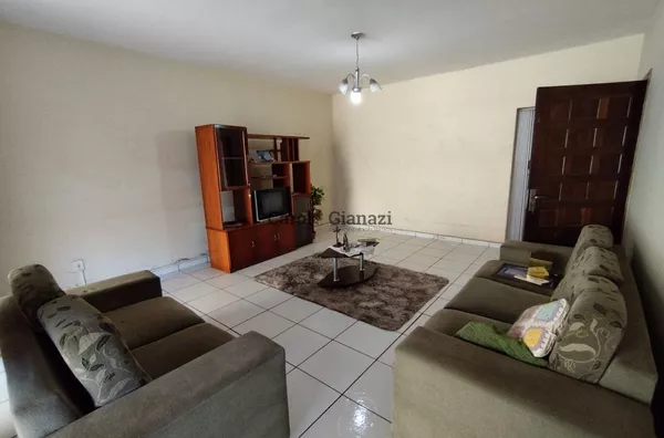 CA1474 - Casa à Venda na Vila Santa Cecília em Assis