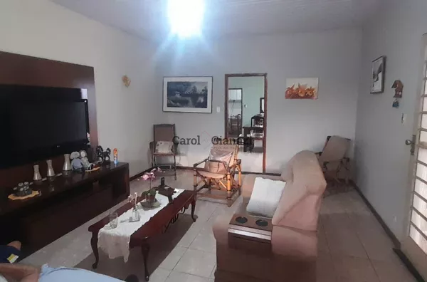 CA2334- Casa para locação no Centro em Assis