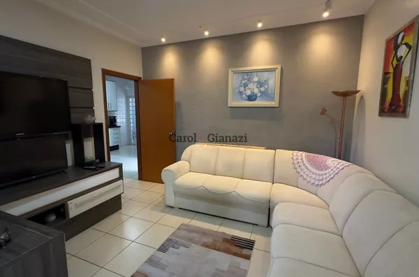 CA2332- Casa para venda no Centro em Assis 