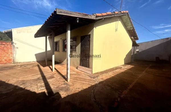 CA1438 - Casa à Venda na Vila São Benedito em Assis