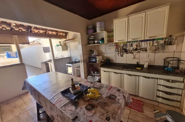 CA2331- Casa para venda no Centro de Assis