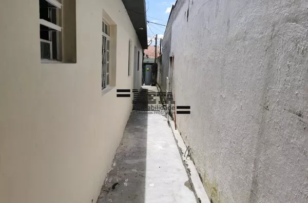 CASA 02 COMODOS - JARDIM JULIANA