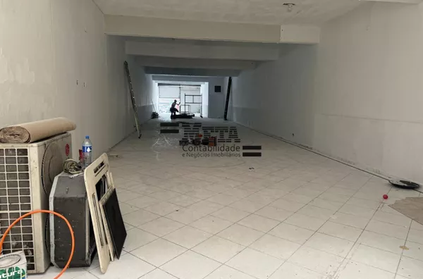 SALÃO COMERCIAL - 300 M2