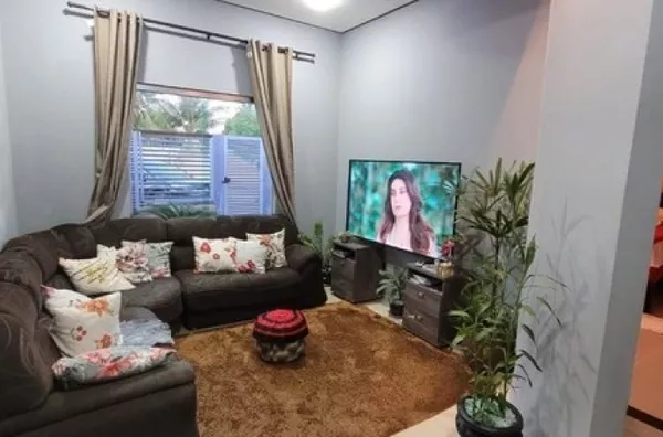  Casa de Alto Padrão Semi Mobiliada carana