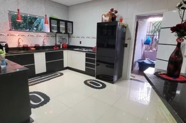  Casa de Alto Padrão Semi Mobiliada carana