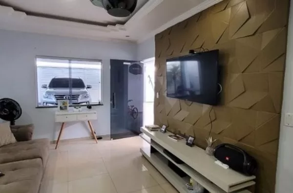 Vende-se Casa de Alto Padrão c/ Piscina- Cidade Satélite