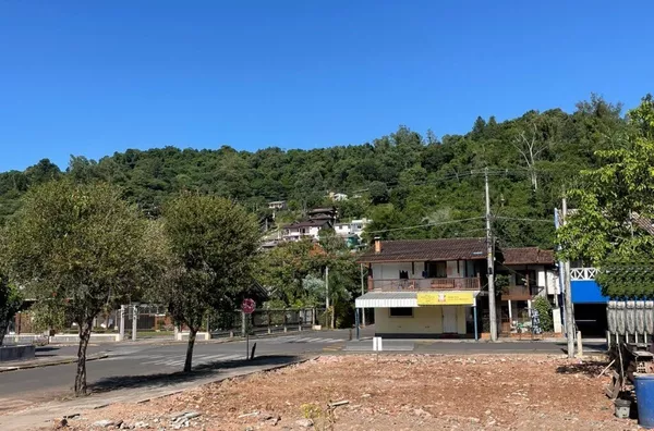 Terreno de esquina,  - Selecione - Bairro, Três Coroas