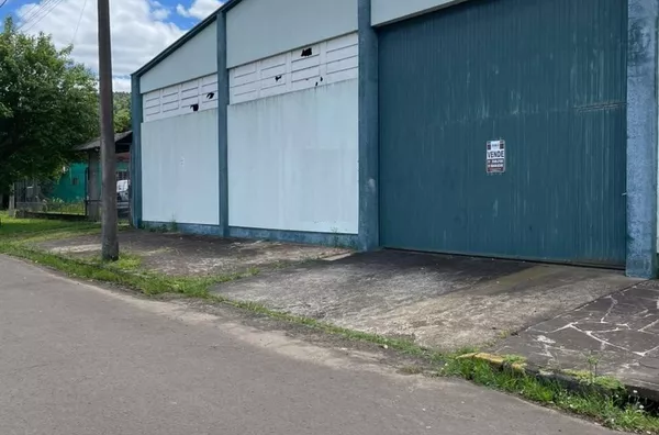 Barracão para  e ,  Sander, Três Coroas