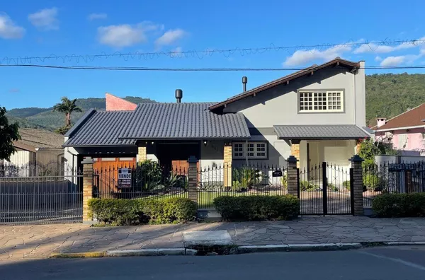 Casa para venda, 4 quarto(s),  Centro, Três Coroas