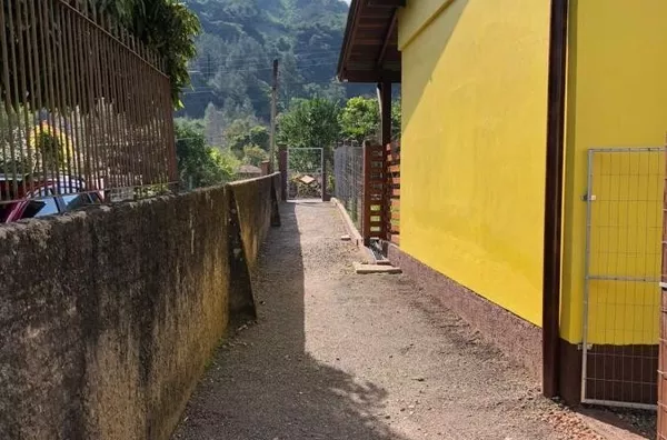 Kitinete / conjugados para aluguel, 1 quarto(s),  Vila Schell, Três Coroas