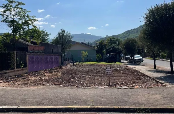 Terreno de esquina,  - Selecione - Bairro, Três Coroas