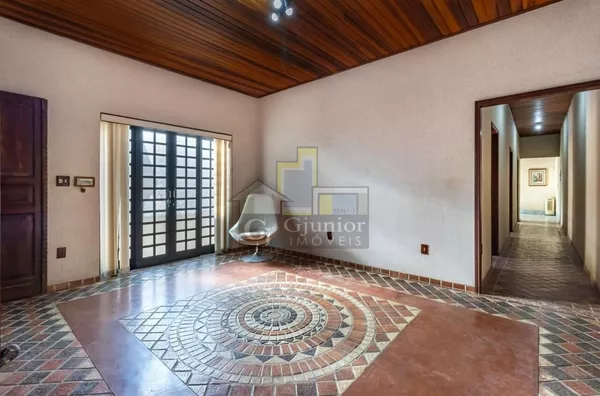 VENDA: Casa com 3 Dormitórios, Garagem + Quintal, Centro, Campinas (SP) - Foto 1