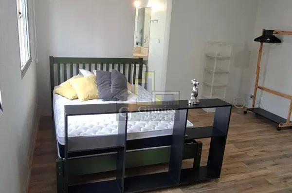 Kitnet mobiliado com cozinha planejada + box de vidro, Centro, Campinas (SP)