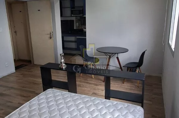 Kitnet mobiliado com cozinha planejada + box de vidro, Centro, Campinas (SP)
