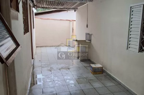 Casa de Fundo com 2 Dormitórios + Garagem, Vila Costa e Silva, Campinas (SP)