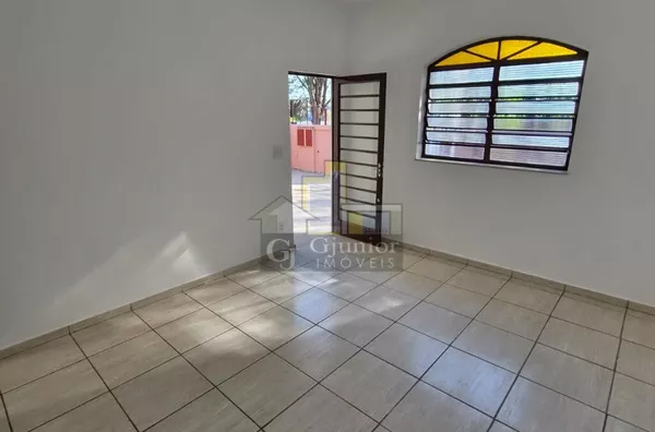 Locação: Casa com 3 Dormitórios + 4 vagas, Jd. Flamboyant, Campinas (SP)