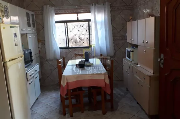 Casa com 4 Dormitórios + 2 Vagas coberta, Centro, Promissão (SP) - Foto 1