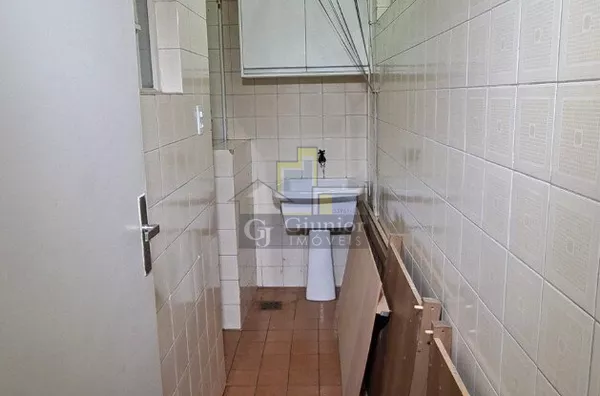 Semi-Mobiliado: 1 Dormitório com armário + Vaga de Garagem, Bairro Botafogo, Campinas (SP)