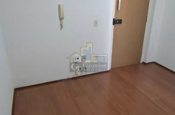 Kitnet com divisória e armário, Centro, Campinas (SP)