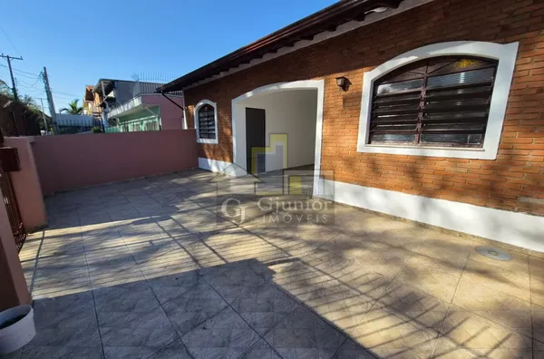 Locação: Casa com 3 Dormitórios + 4 vagas, Jd. Flamboyant, Campinas (SP)