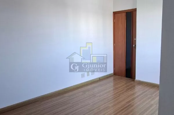 Apartamento com 2 Dormitórios (1 com armario) + Garagem, Jd. Guanabara, Campinas (SP)