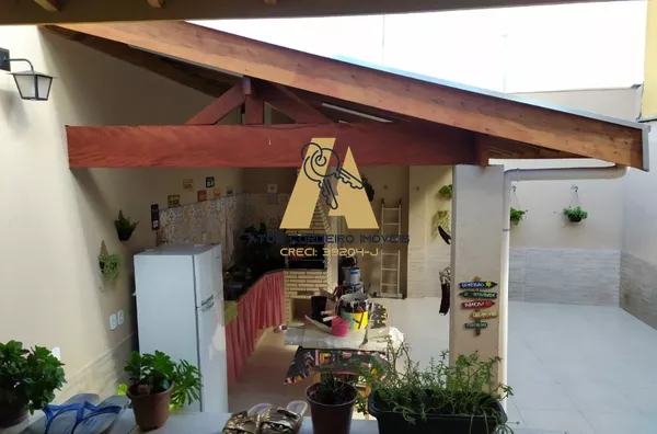 Casa  com terreno de 182 m² com ponto comercial (na frente) à venda na Vila Vianelo - Jundiaí SP.