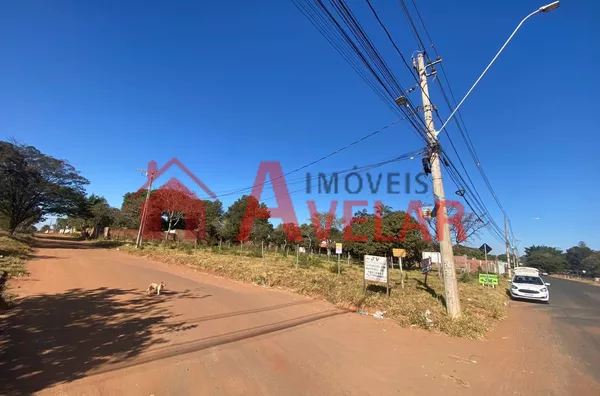 Terreno Comercial de Esquina no Morada Nova