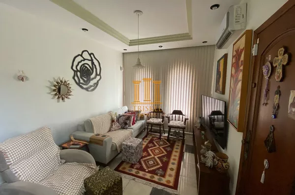 Casa 5 Dorm com 3 suítes garagem coberta, edícula e área gourmet no Centro de Taubaté