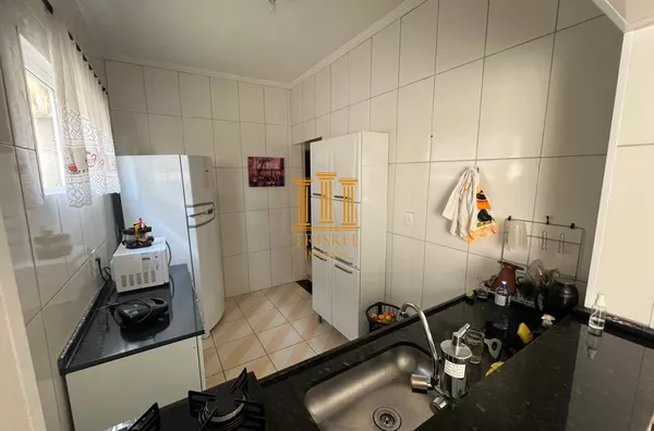 Casa 3 Dorm com suíte e garagem coberta no Jardim Maria Augusta