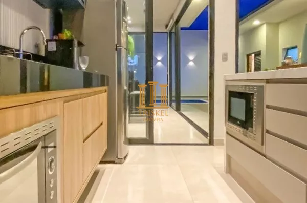 Casa mobiliada (porteira fechada) a venda no Condomínio Colinas