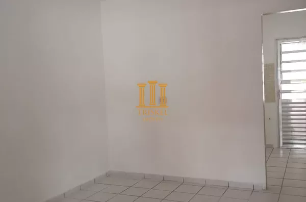 Casa 02 dorm e piscina à venda no Jardim dos Pássaros